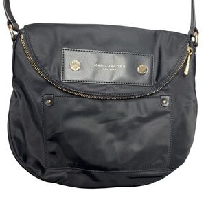 Marc Jacobs New York‎ Preppy Nylon Messenger Bag Black crafted durable nylon